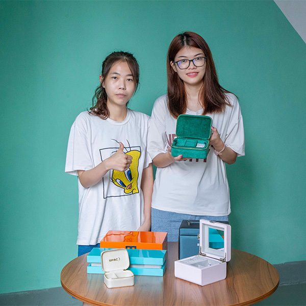 深圳批發(fā)商品牌與上品美創(chuàng)定制絨布首飾盒案例
